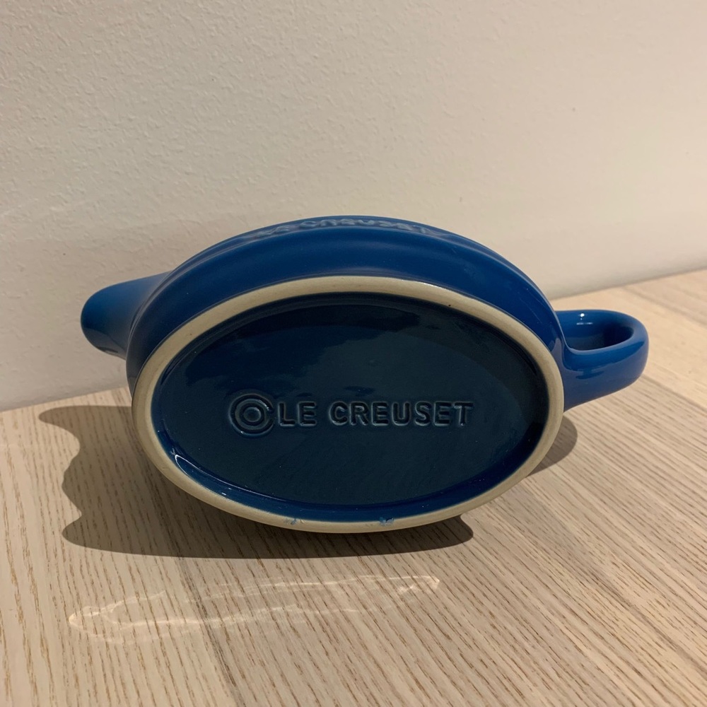 Le Creuset Stoneware Gravy Jug - Picture 2 of 6